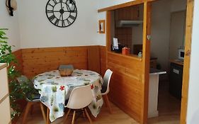Appartement cosy de 50m2, 2 chambres avec terrasse, plein centre d'Ax-les-Thermes